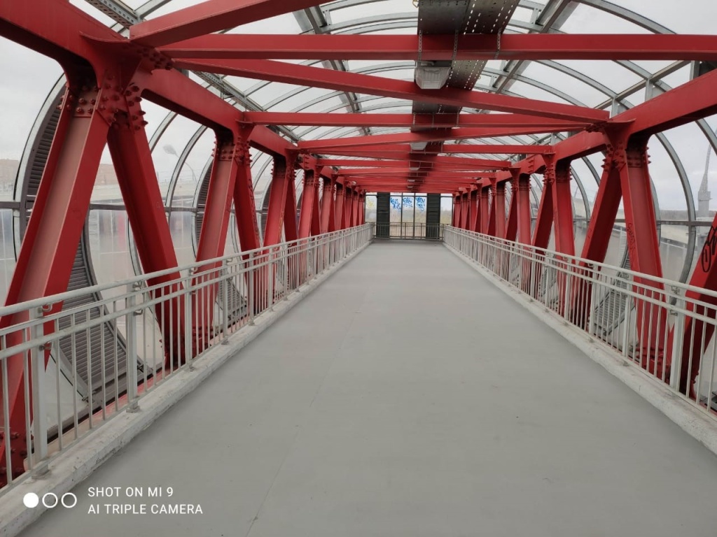 Покрытие Матакрал на Варшавском пешеходном мосту ПМ-1.jpg